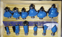 Набор фрез по дереву 12 предметов деревянная коробка (D2)