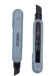 Нож с черным сегментным лезвием обрезиненный  X-pert СК-193/СК-192